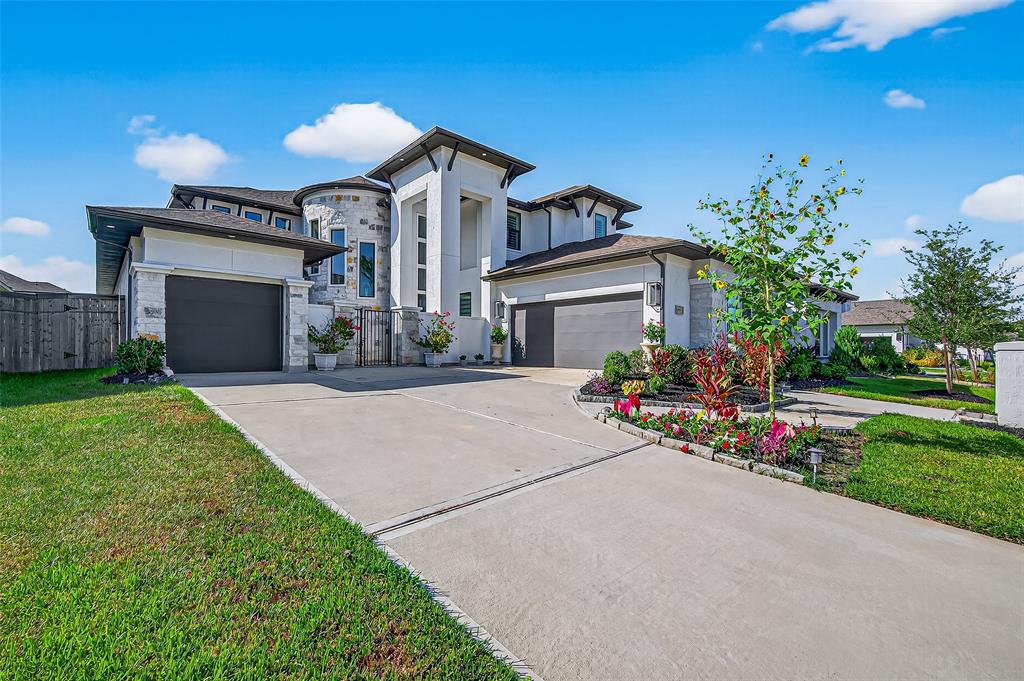 8915 Orchard Cove