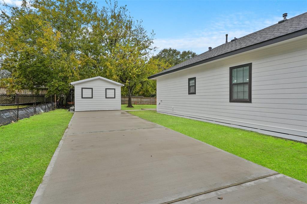 1502 S Jackson Street, Brenham, Texas image 3