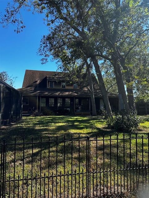 A home in Clute