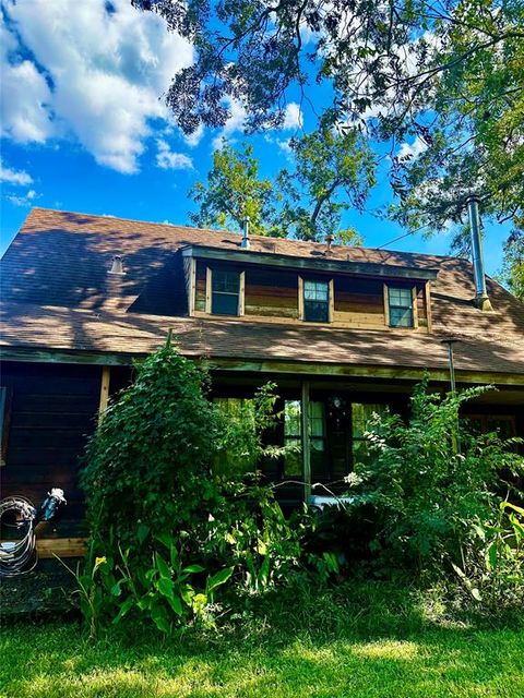 A home in Clute