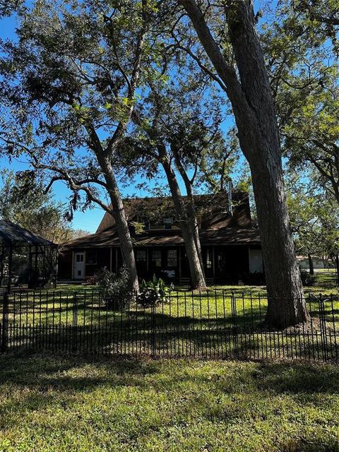 A home in Clute