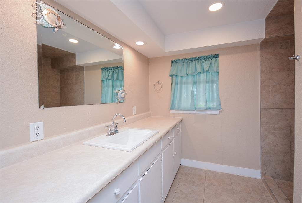 983 Bayview Drive, Palacios, Texas image 36