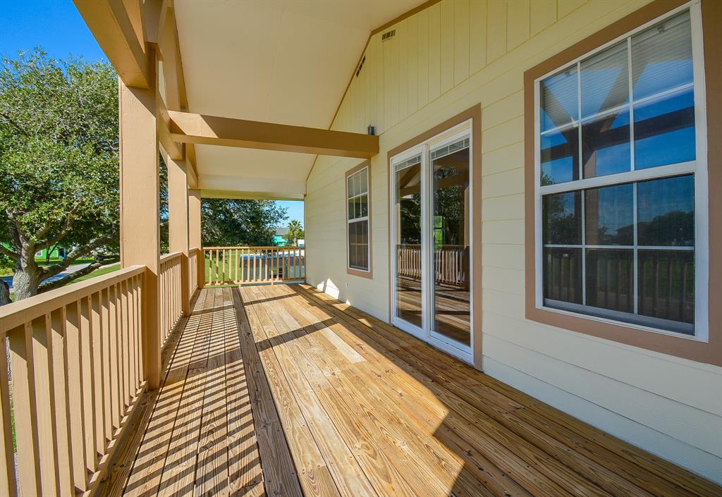 983 Bayview Drive, Palacios, Texas image 3