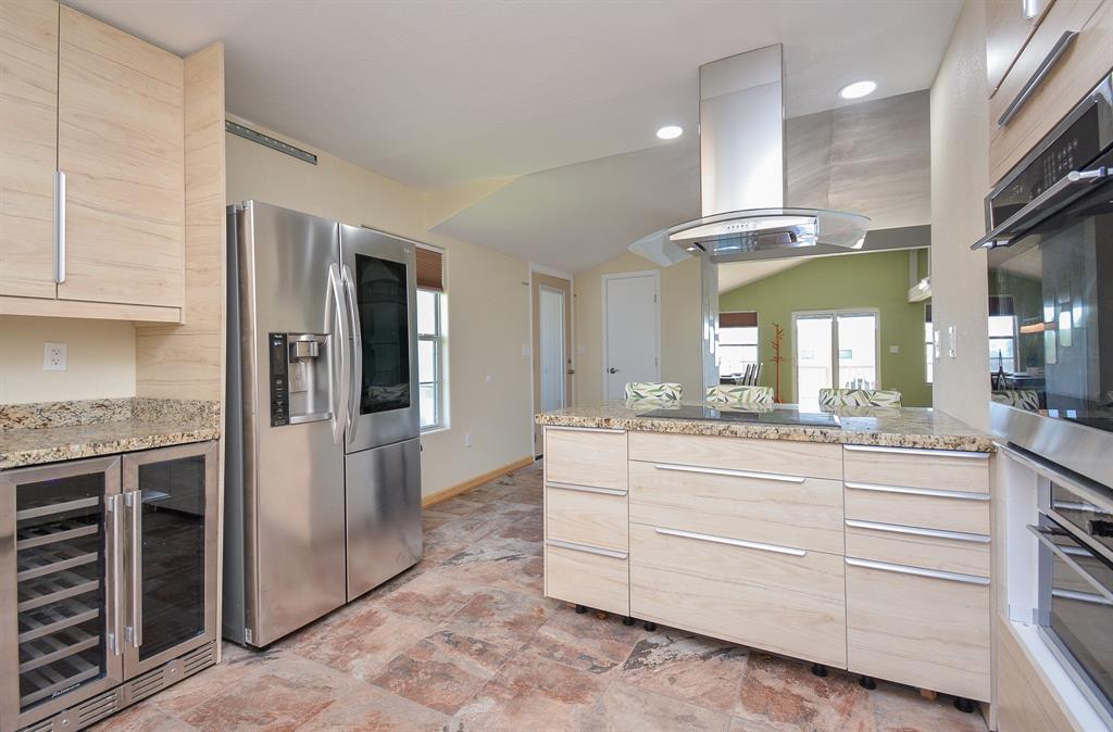 983 Bayview Drive, Palacios, Texas image 12