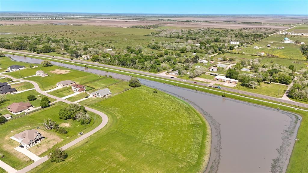 1302 Lakeland Circle, Rosharon, Texas image 9