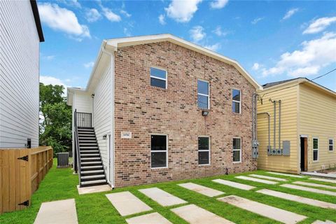 Photo of 14704 Ohara Drive #B, Houston, TX 77085 (MLS # 42791425)