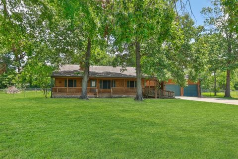 Photo of 148 Crest Lane, Onalaska, TX 77360 (MLS # 48380838)