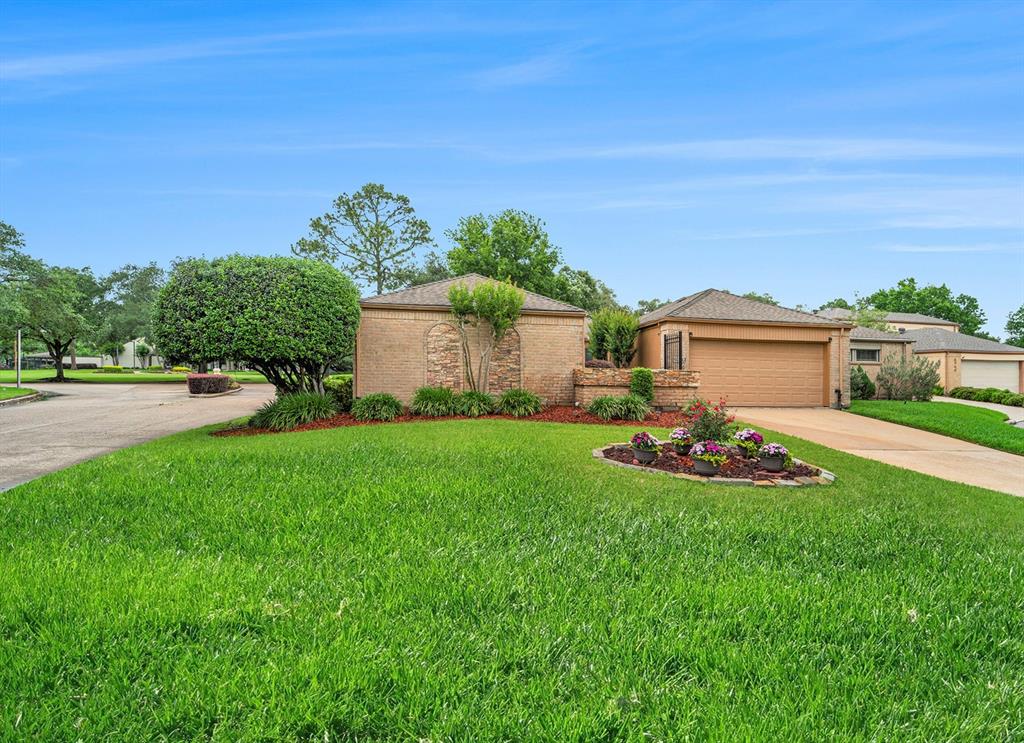 4050 Heathersage Drive, Houston, Texas image 1