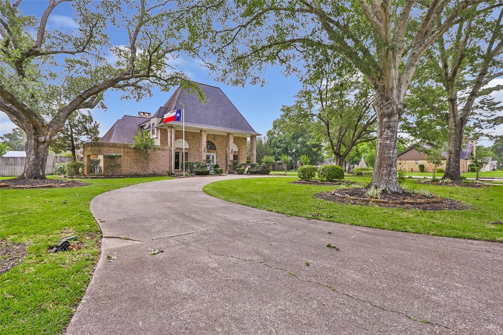 5002 Lakeside Drive, Liberty, Texas image 2