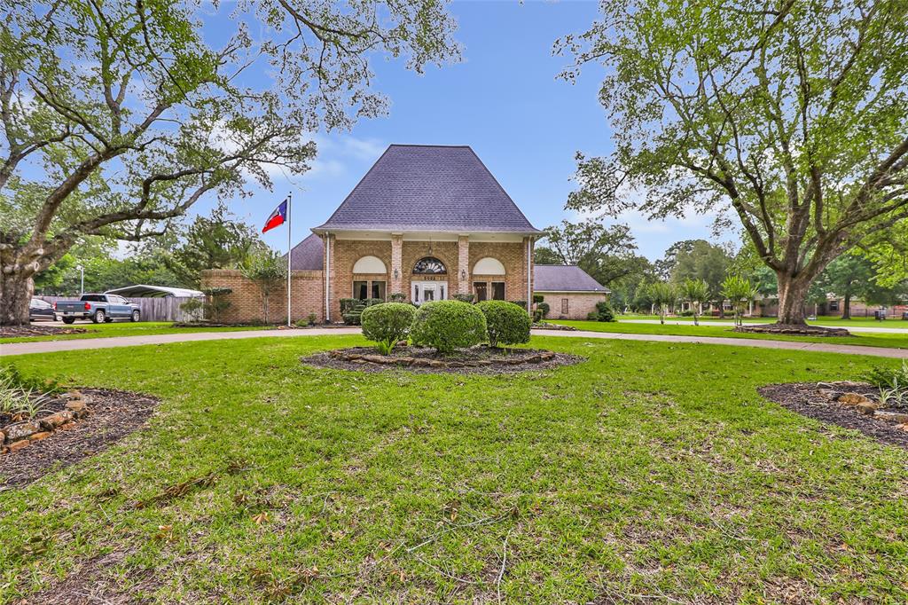 5002 Lakeside Drive, Liberty, Texas image 1