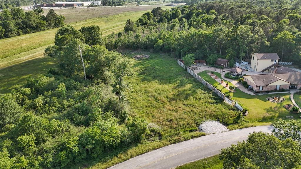 227 Forest Vista Drive, Humble, Texas image 2