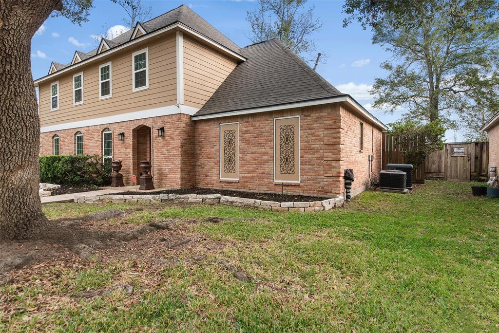 7722 12th Fairway Lane, Humble, Texas image 3