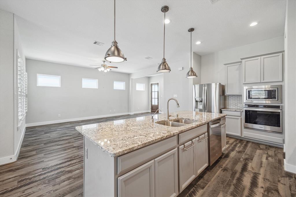 10022 Waving Grain Lane, Houston, Texas image 9