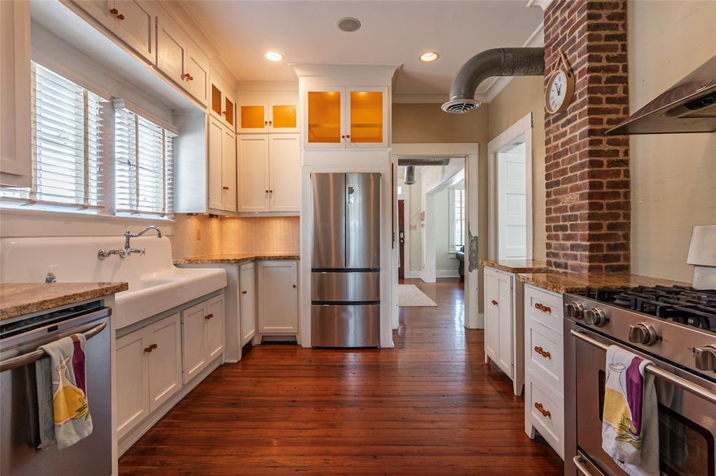 801 13th Street, Galveston, Texas image 1