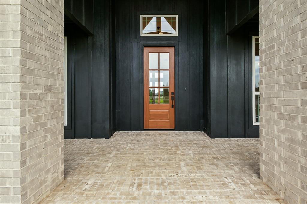 25231 Pleasant Retreat Court