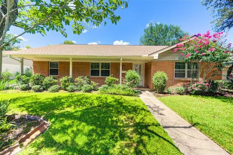 Photo of 5830 Cartagena Street, Houston, TX 77035 (MLS # 73912454)