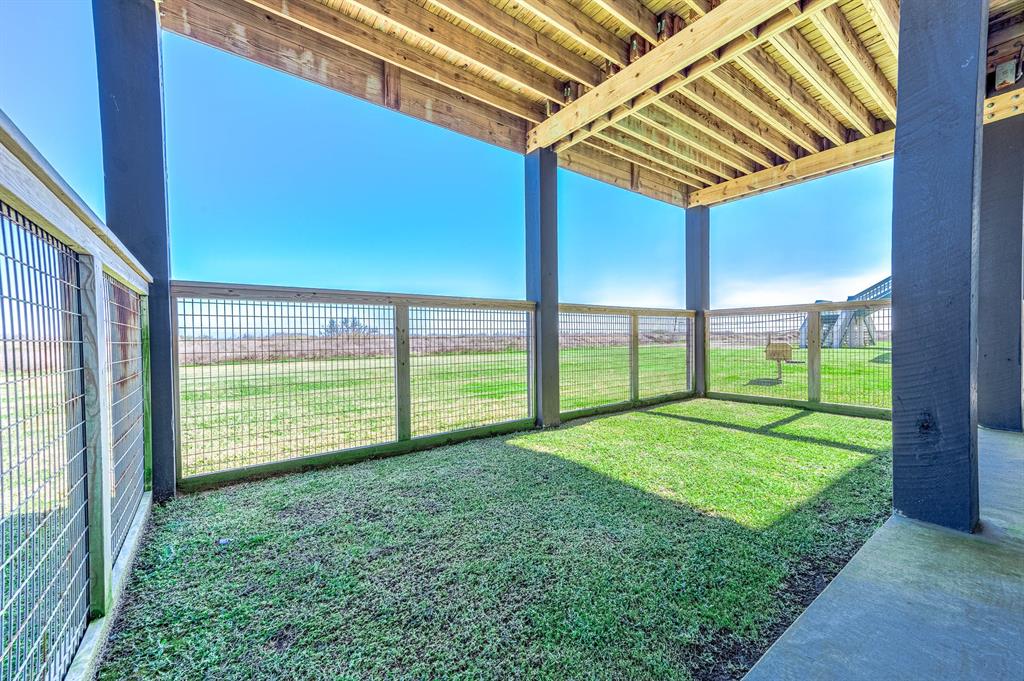 636 Villa Drive, Crystal Beach, Texas image 36