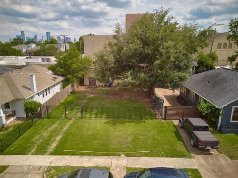 Photo of 1032 Key Street, Houston, TX 77009 (MLS # 4321888)