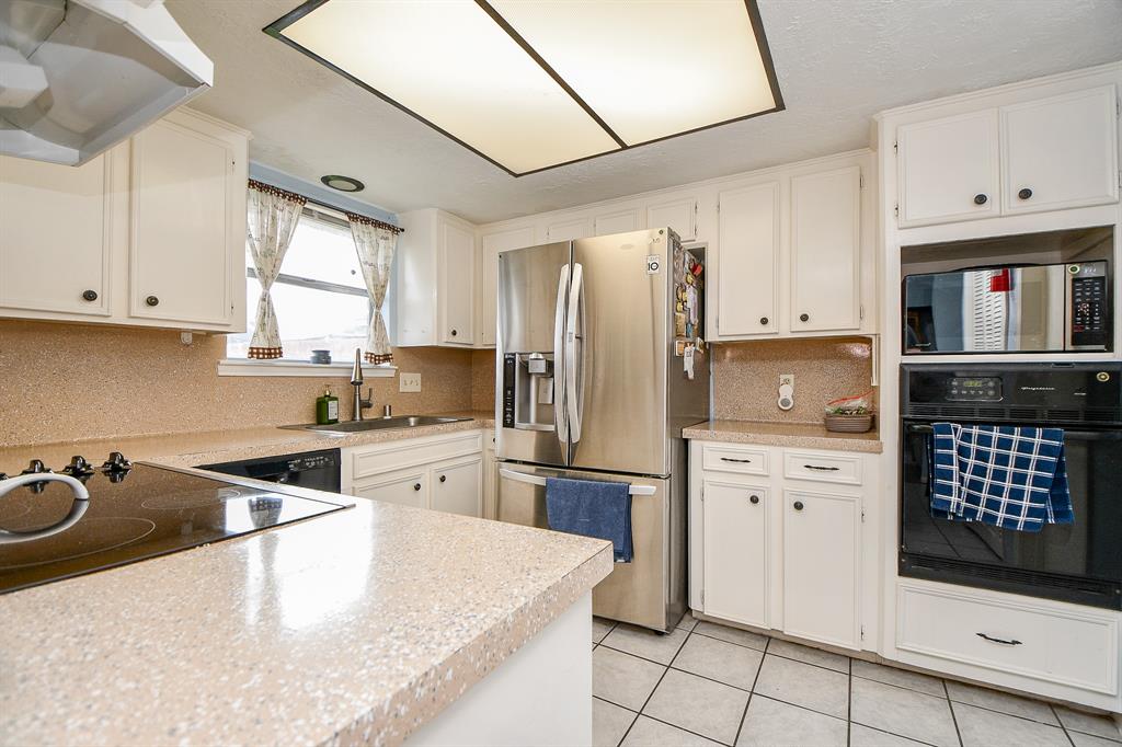 15727 Beechnut Street, Houston, Texas image 12