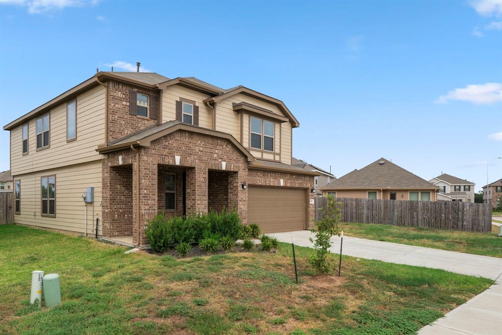 4818 Lucky Fawn Lane, Richmond, Texas image 2