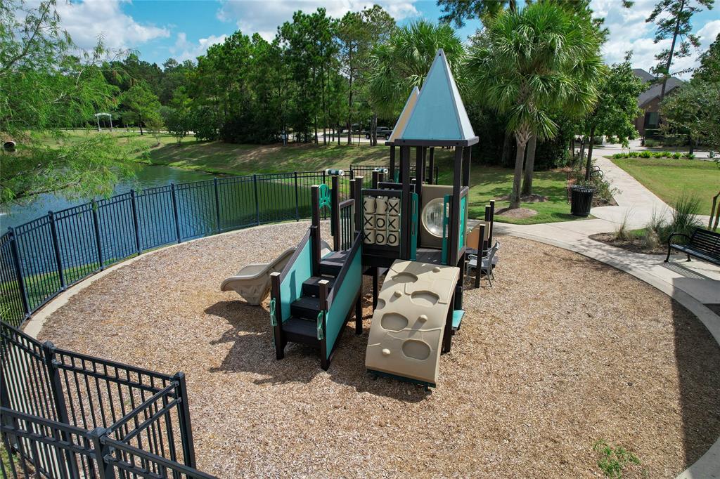 9327 Colonial Bent Court, Conroe, Texas image 37