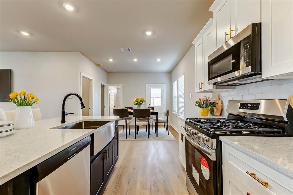 6410 Pomona Court, Rosharon, Texas image 5