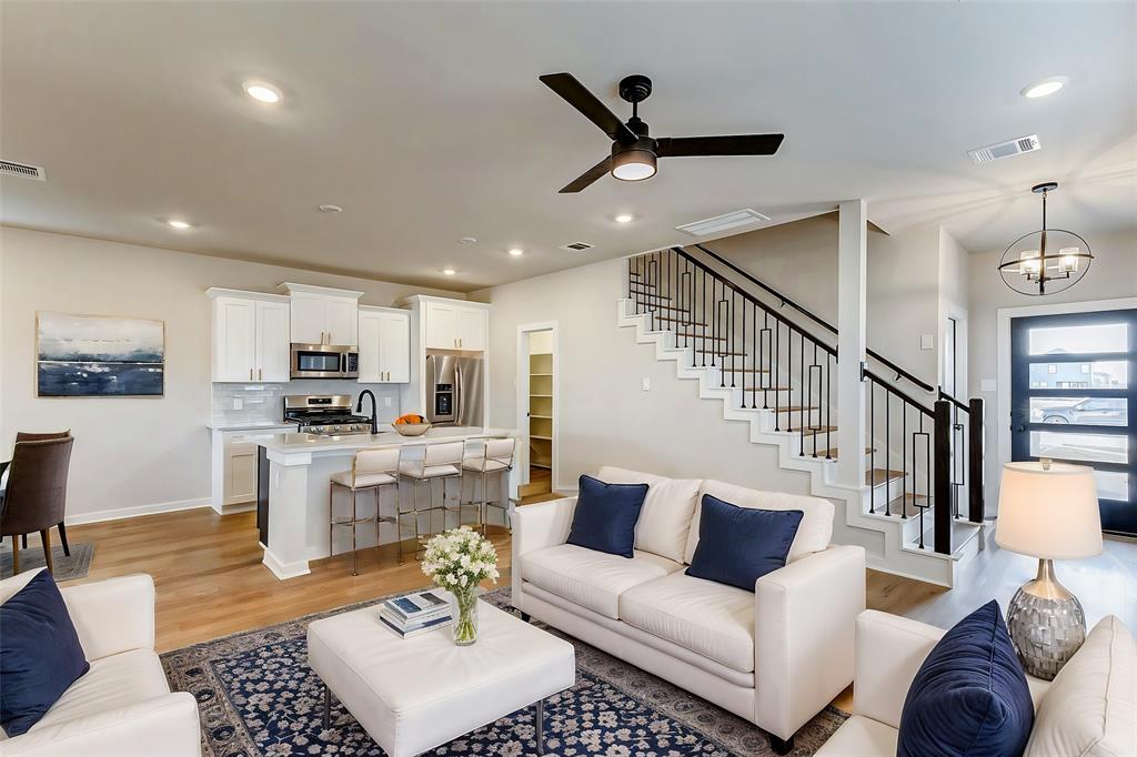6410 Pomona Court, Rosharon, Texas image 2