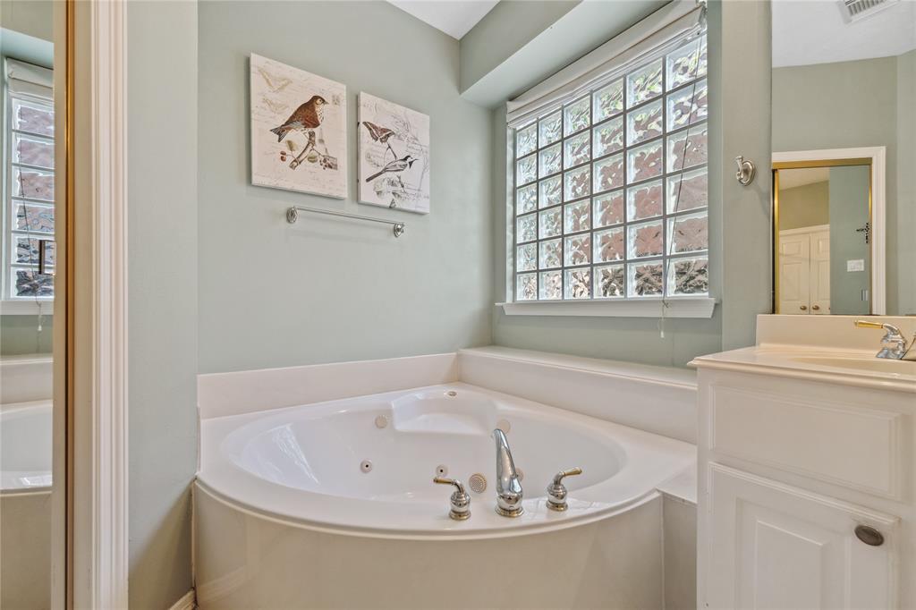 3603 Clover Valley Drive, Kingwood, Texas image 22