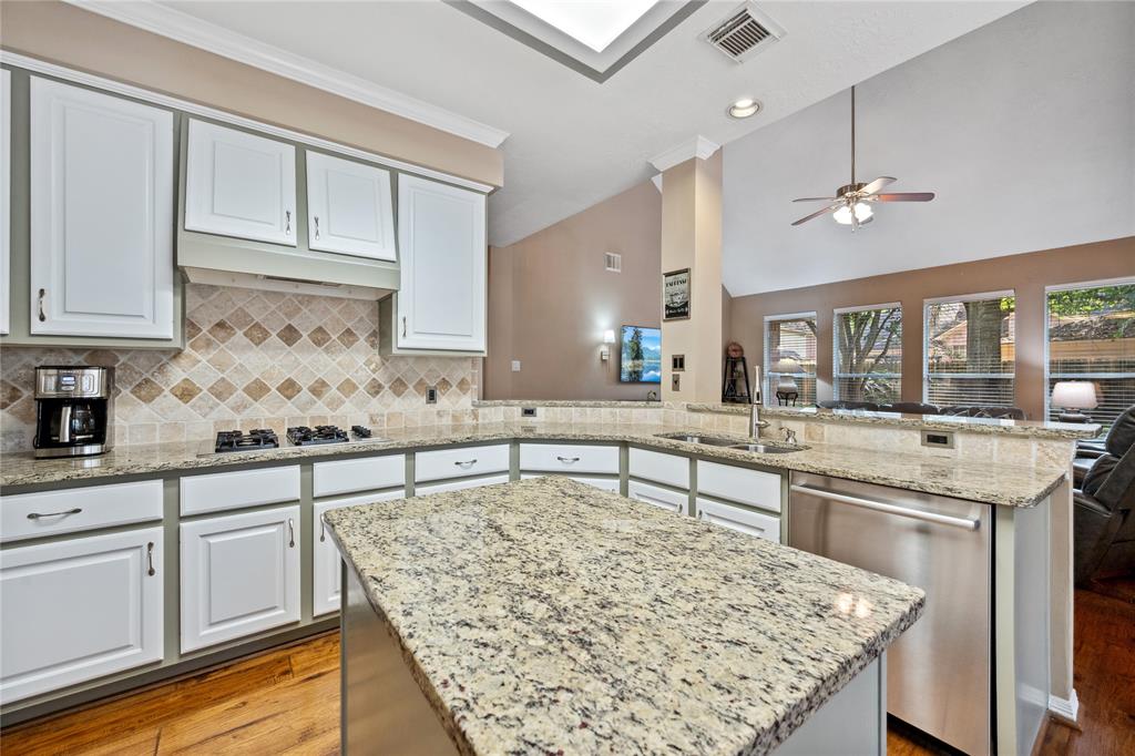 3603 Clover Valley Drive, Kingwood, Texas image 14