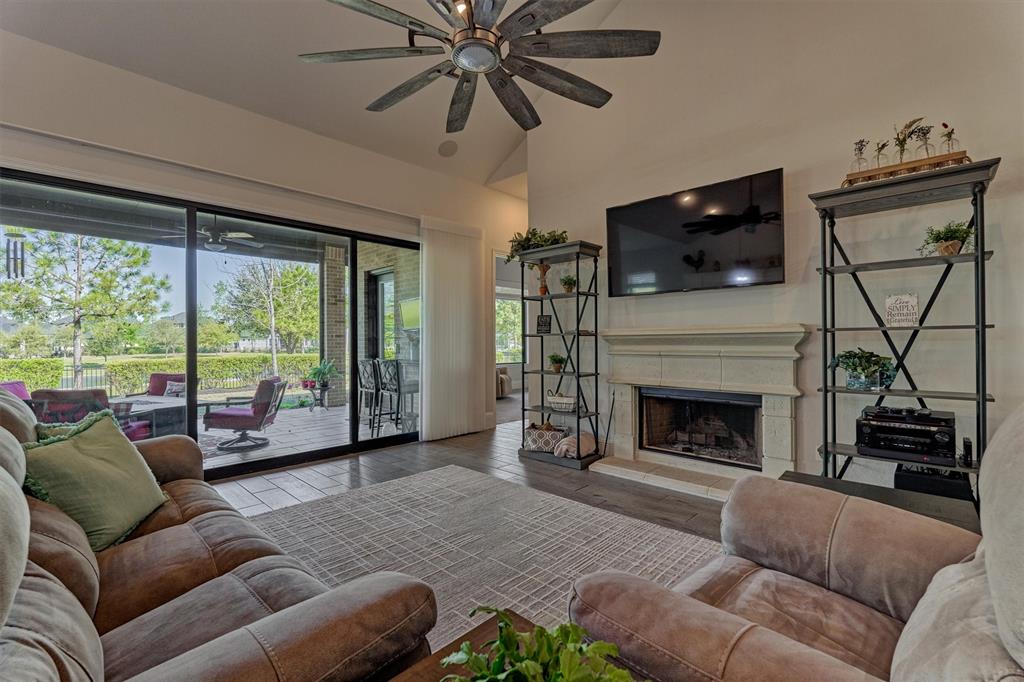 10094 S Goshawk Trail, Conroe, Texas image 24