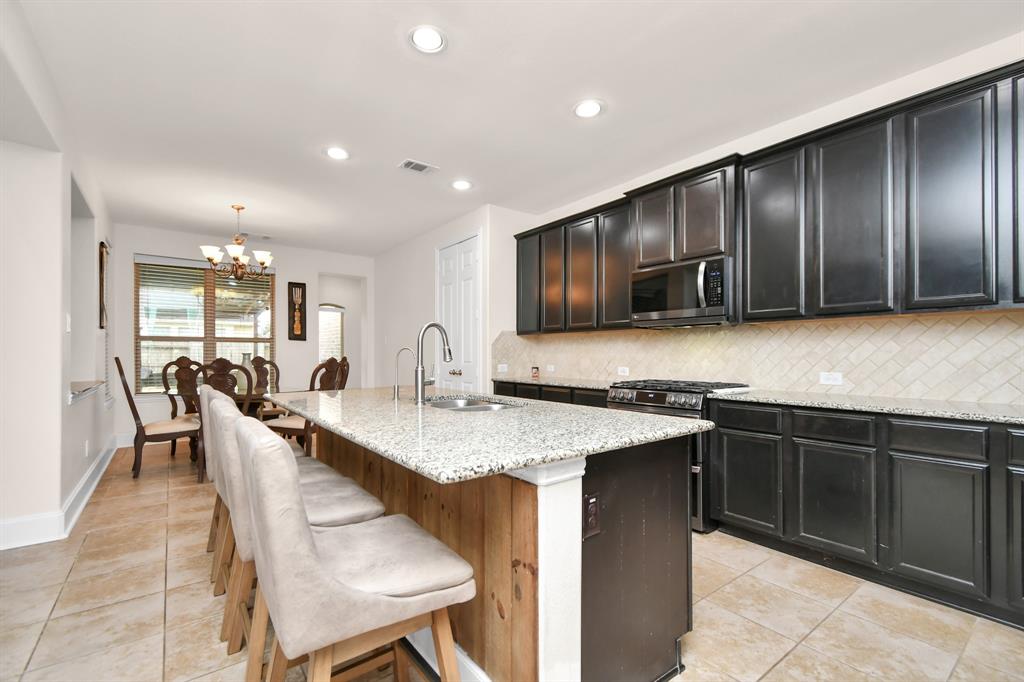 7906 Lake Commons Drive, Rosenberg, Texas image 14