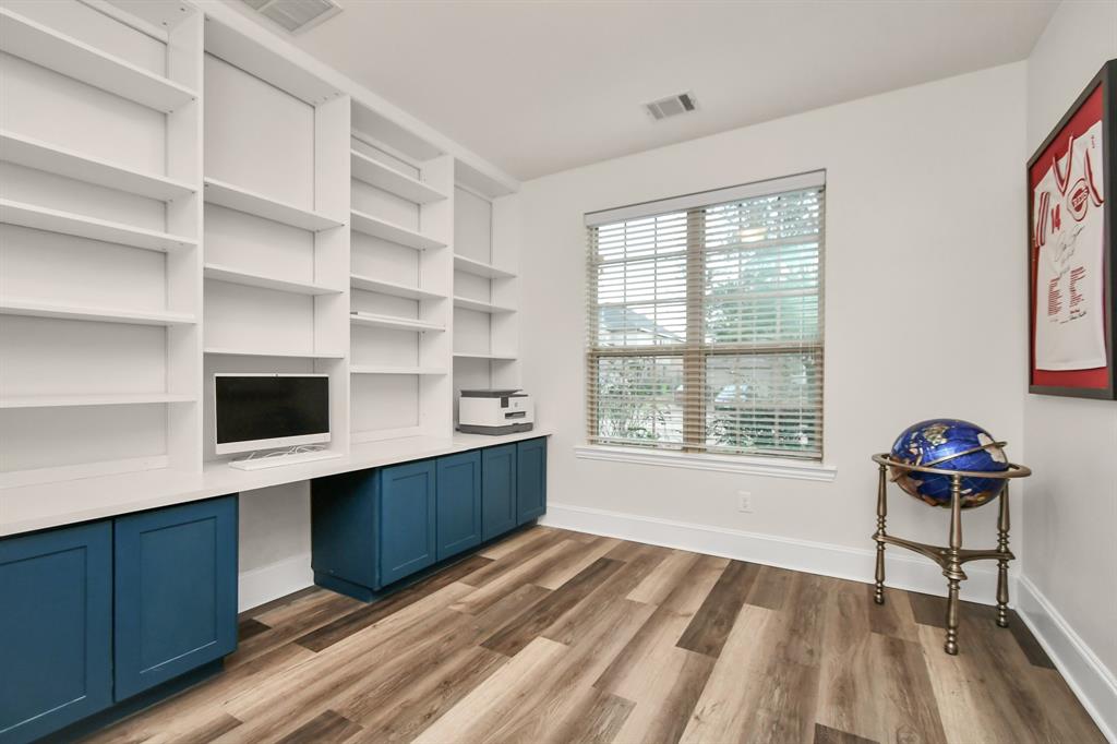 7906 Lake Commons Drive, Rosenberg, Texas image 6