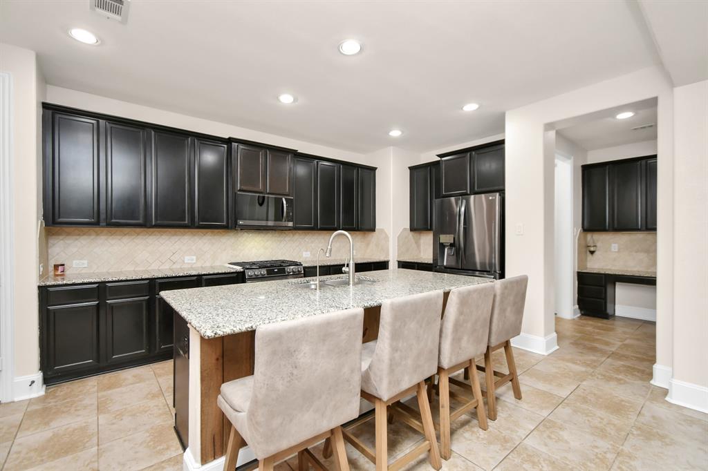 7906 Lake Commons Drive, Rosenberg, Texas image 13