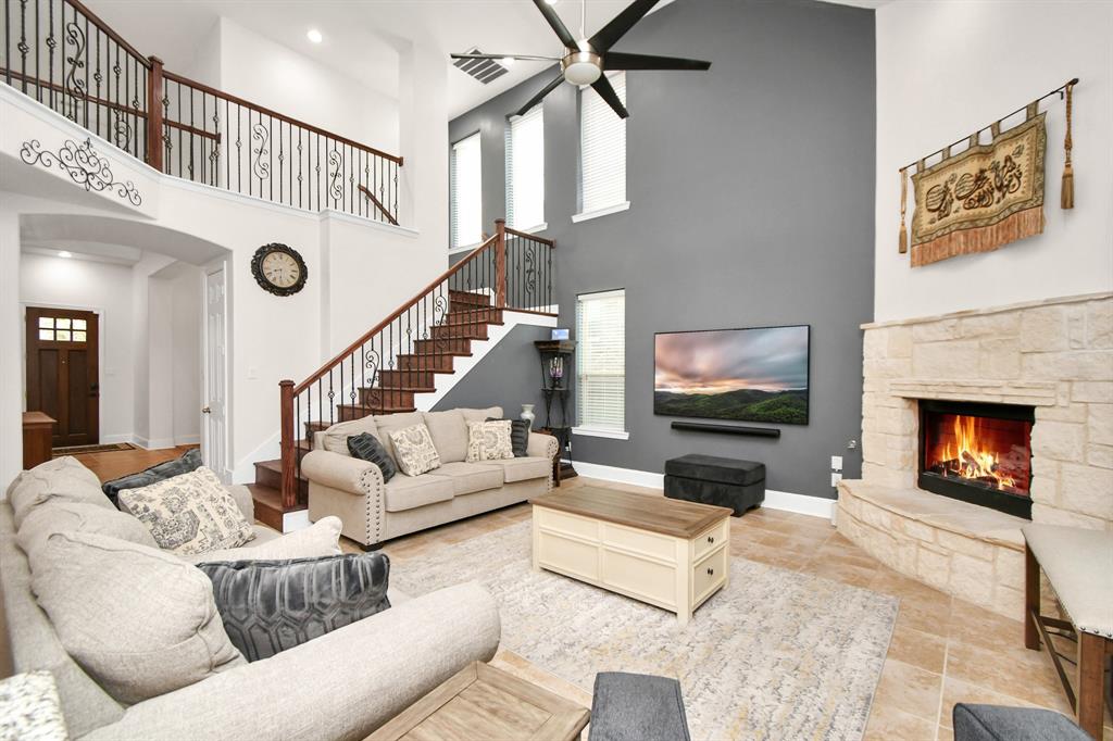 7906 Lake Commons Drive, Rosenberg, Texas image 7