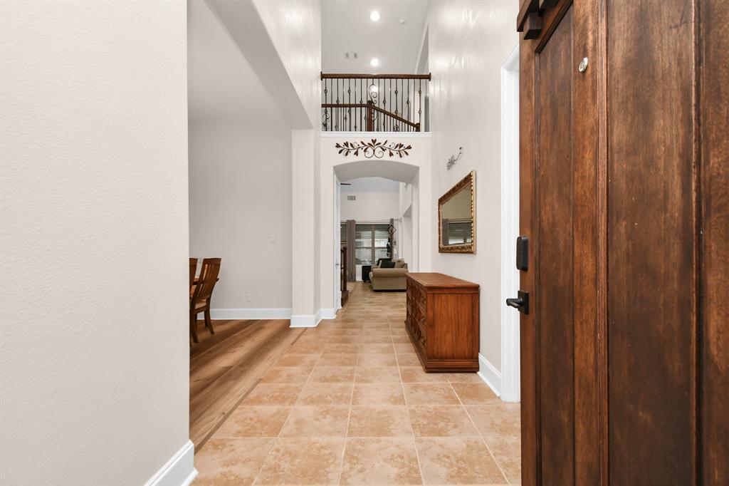 7906 Lake Commons Drive, Rosenberg, Texas image 2