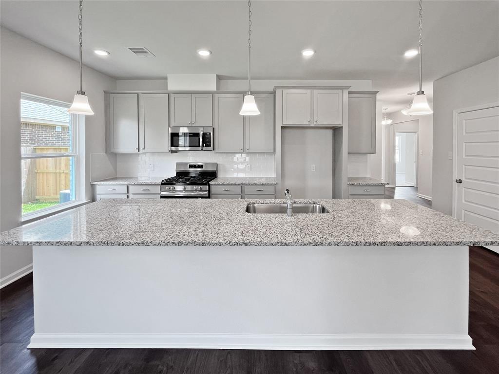 8126 Red Shiner Way