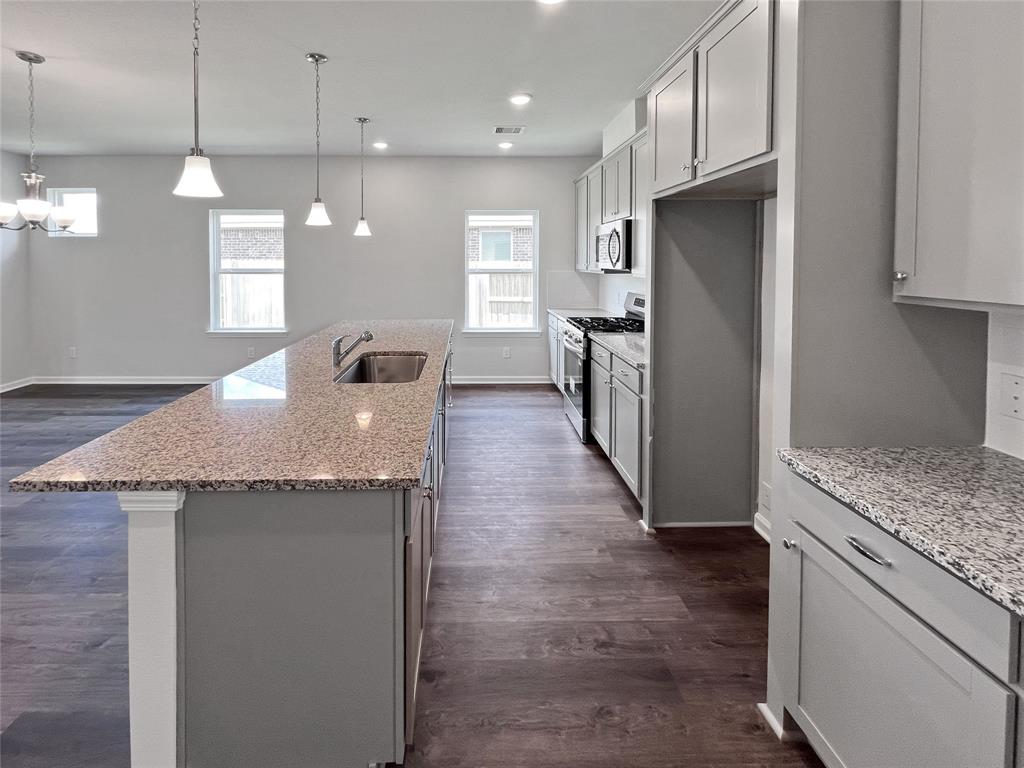 8126 Red Shiner Way