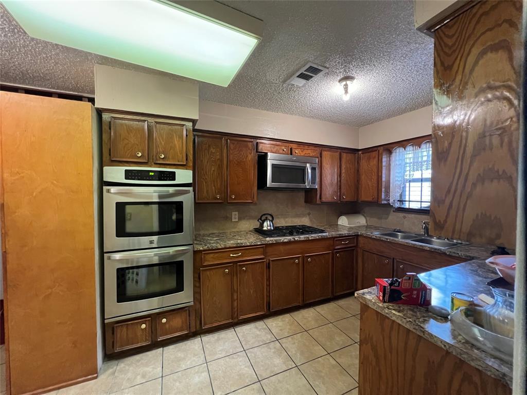 7261 Yoe Street, Houston, Texas image 11
