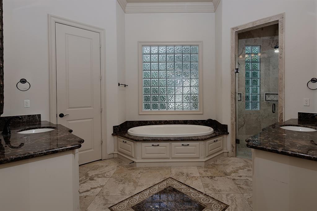 83 N Gary Glen Circle, The Woodlands, Texas image 10