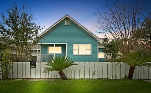 Photo of 4824 Avenue O 1/2, Galveston, TX 77551 (MLS # 47197862)