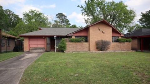 Single Family Residence in Houston TX 10122 Rockaway Drive.jpg