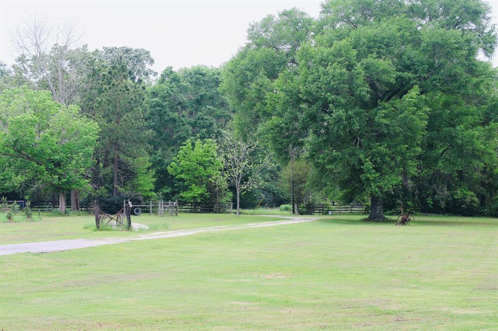 2360 County Road 2071, Hull, Texas image 45