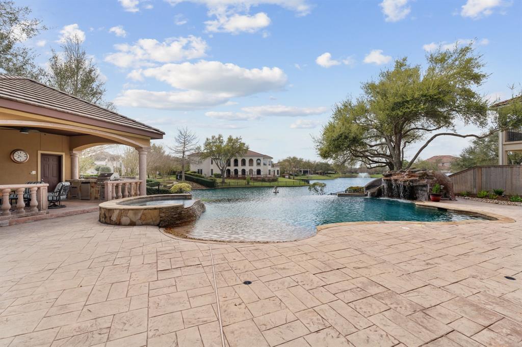 4403 Della Creek Way, Missouri City, Texas image 31