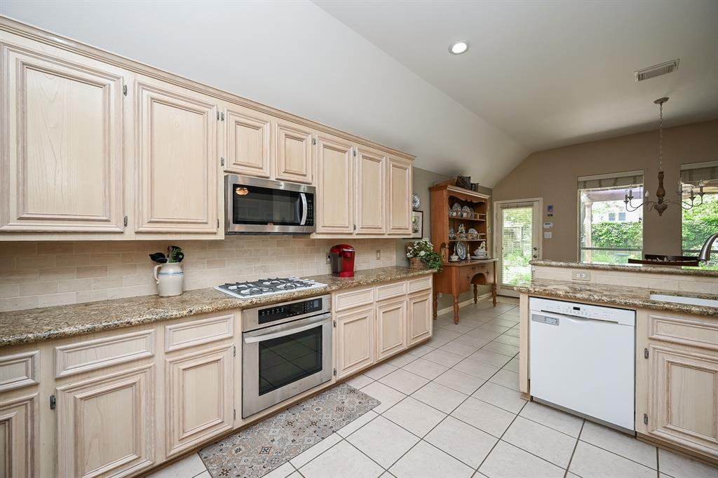 15423 Coral Leaf Trail, Cypress, Texas image 18