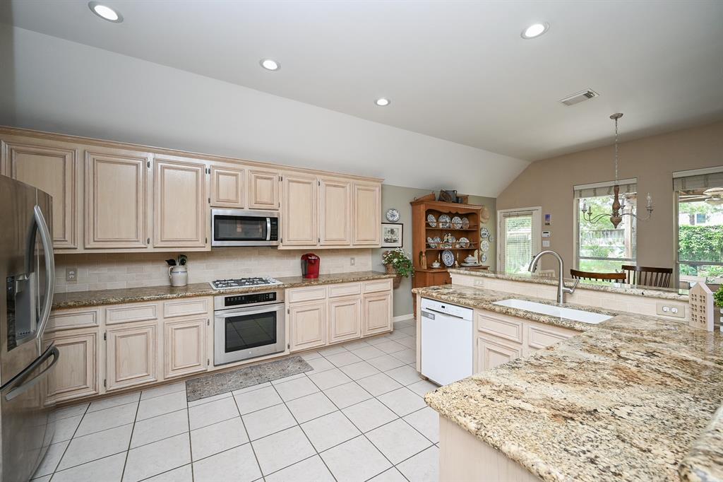 15423 Coral Leaf Trail, Cypress, Texas image 16