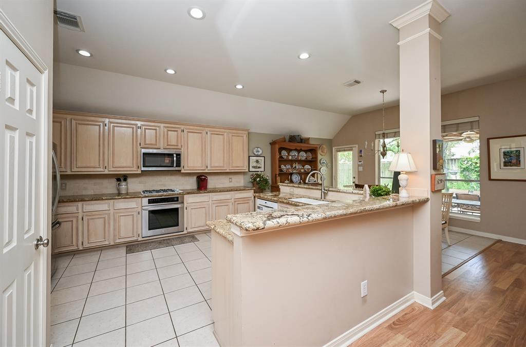 15423 Coral Leaf Trail, Cypress, Texas image 15