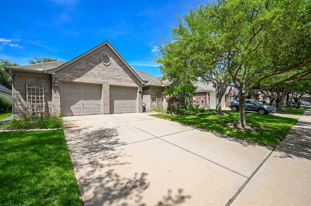 15423 Coral Leaf Trail, Cypress, Texas image 2