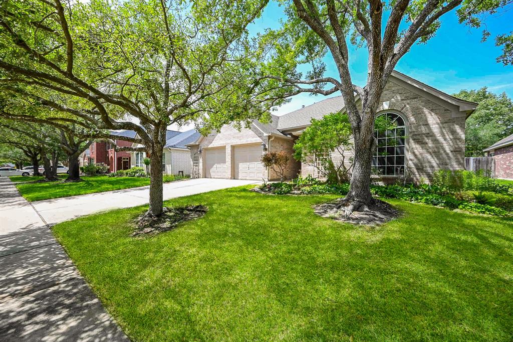 15423 Coral Leaf Trail, Cypress, Texas image 3