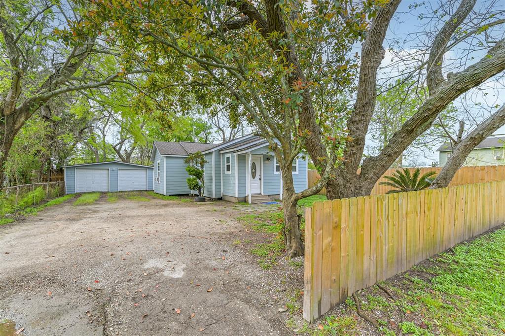 205 Prune Street, La Marque, Texas image 2