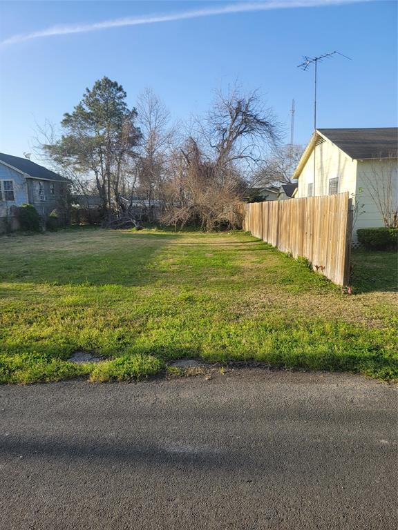 504 Miriam Street, Baytown, Texas image 2